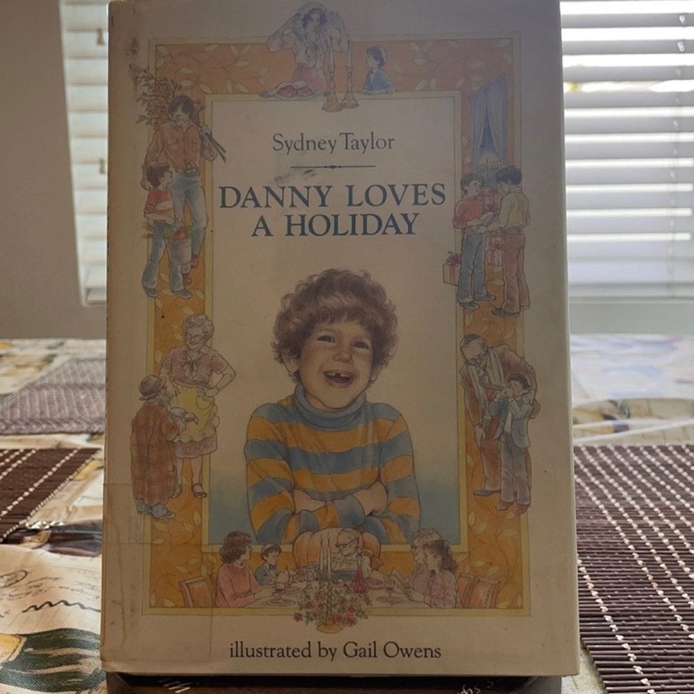 Danny Loves a Holiday by Sydney Taylor